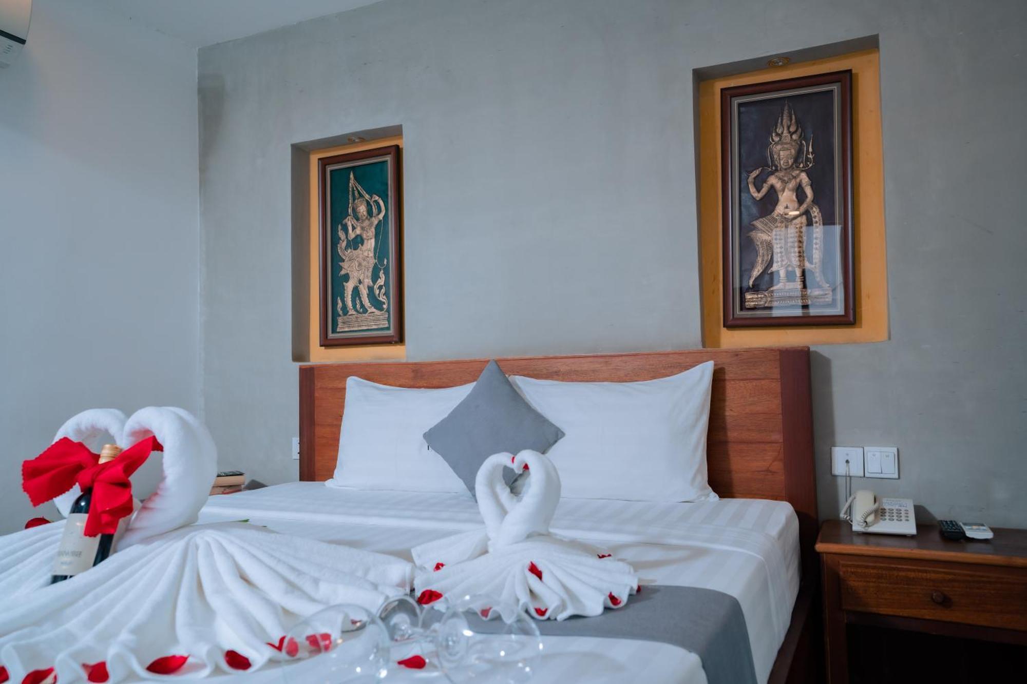 Home Chic Hotel Phnom Penh Exterior foto